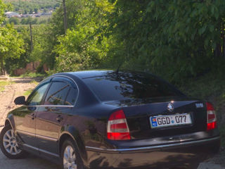 Skoda Superb foto 3