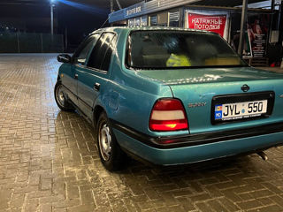 Nissan Sunny foto 3