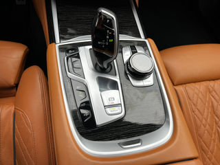 BMW 7 Series foto 16