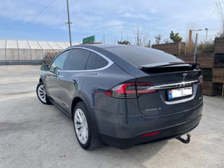 Tesla Model X foto 7