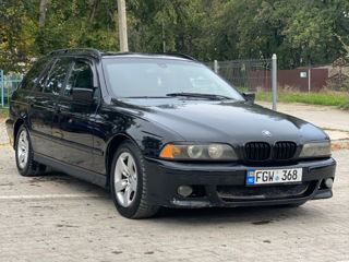 BMW 5 Series foto 2