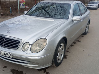 Mercedes E-Class foto 2