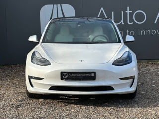 Tesla Model 3 foto 2