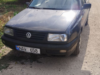 Volkswagen Jetta foto 1