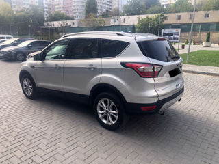 Ford Kuga foto 2