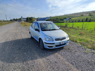 Toyota Yaris foto 1