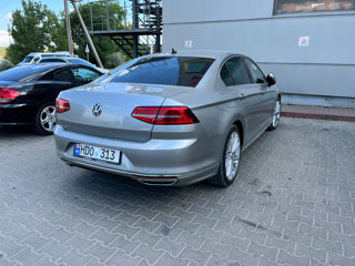 Volkswagen Passat foto 3