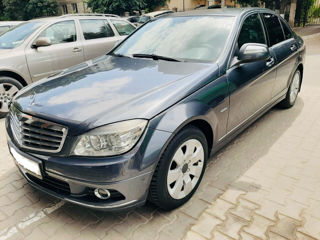 Mercedes C-Class foto 2