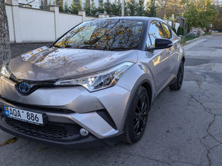 Toyota C-HR foto 1