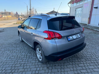 Peugeot 2008 foto 4