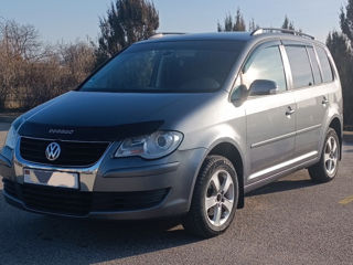 Volkswagen Touran foto 9