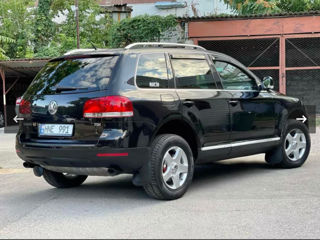 Volkswagen Touareg foto 2