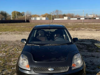 Ford Fiesta foto 5