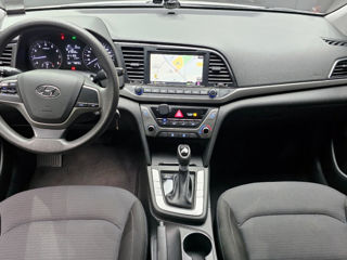 Hyundai Elantra foto 4