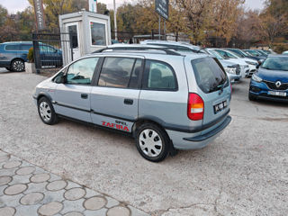 Opel Zafira foto 8