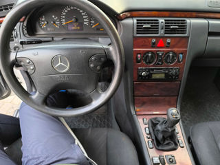 Mercedes E-Class foto 11