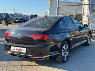 Volkswagen Passat foto 4