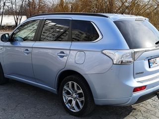 Mitsubishi Outlander foto 4