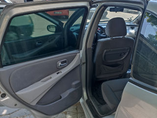 Nissan Almera foto 5