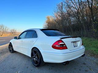 Mercedes E-Class foto 16