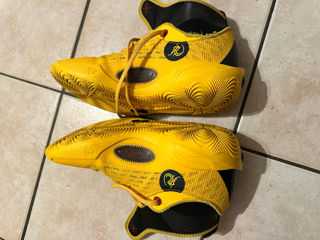 Bruce Lee yellow carbon foto 4