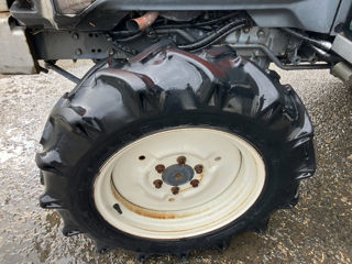 Kubota KT-30 este un tractor compact cu cabina + freza  foto 2