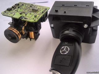 Mercedes-bens Repararea butucului cu cheie de contact si alte componente electronice.