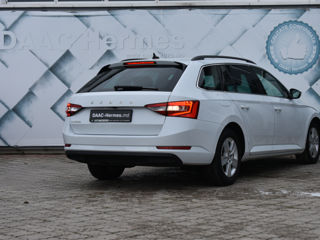 Skoda Superb foto 4