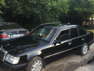 Mercedes Series (W124) foto 2