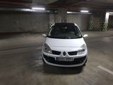 Renault Grand Scenic foto 2