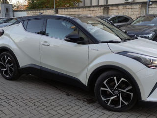 Toyota C-HR foto 2