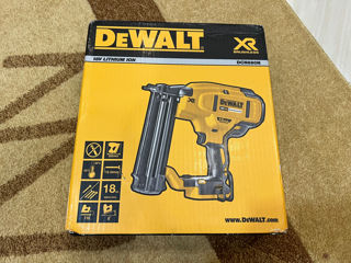 Pistol de bătut cuie DeWalt DCN680