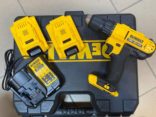 Продаю оригинальный новый аккумуляторный шуруповерт DeWalt 18V XR Li-Ion. foto 2