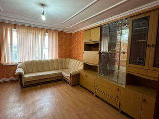 Apartament cu 3 camere, 70 m², Centru, Comrat foto 2