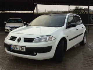 Renault Megane foto 2