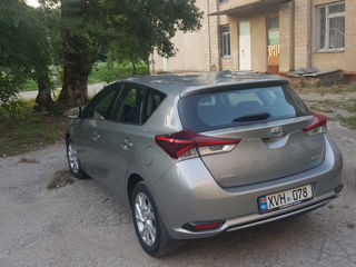 Toyota Auris foto 2