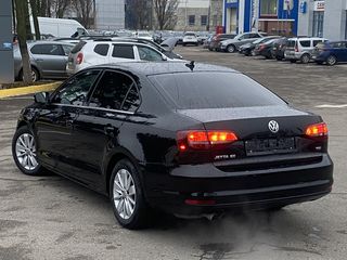 Volkswagen Jetta foto 7