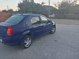 Dacia Logan foto 3