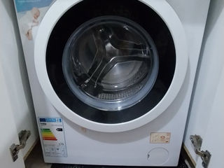 Beko 6kg.Luceaza si spala Foarte bine.ingusta.