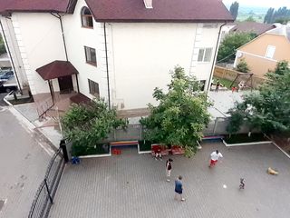 Apartment de vis, casa noua 3/6 euroreparatie, mobila, tehnica in inima or.Ialoveni. Pret:52000 euro foto 11