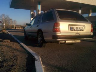 Mercedes Series (W124) foto 4