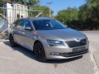 Skoda Superb foto 2