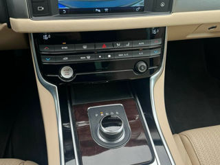 Jaguar XF foto 8