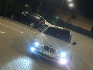 BMW 5 Series foto 9