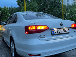 Volkswagen Jetta foto 8