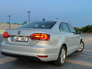 Volkswagen Jetta foto 5