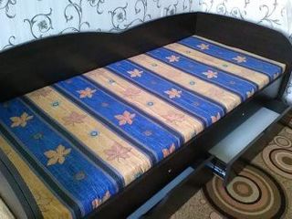 Кровать с ортопед. матрасом и ящиками для белья foto 1