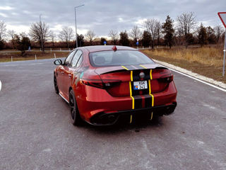 Alfa Romeo Giulia foto 7