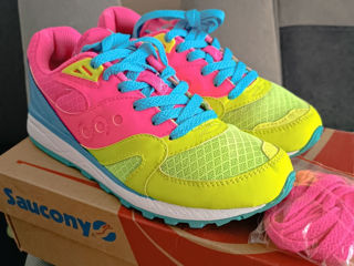 Продам кроссовки Saucony