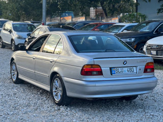 BMW 5 Series foto 4